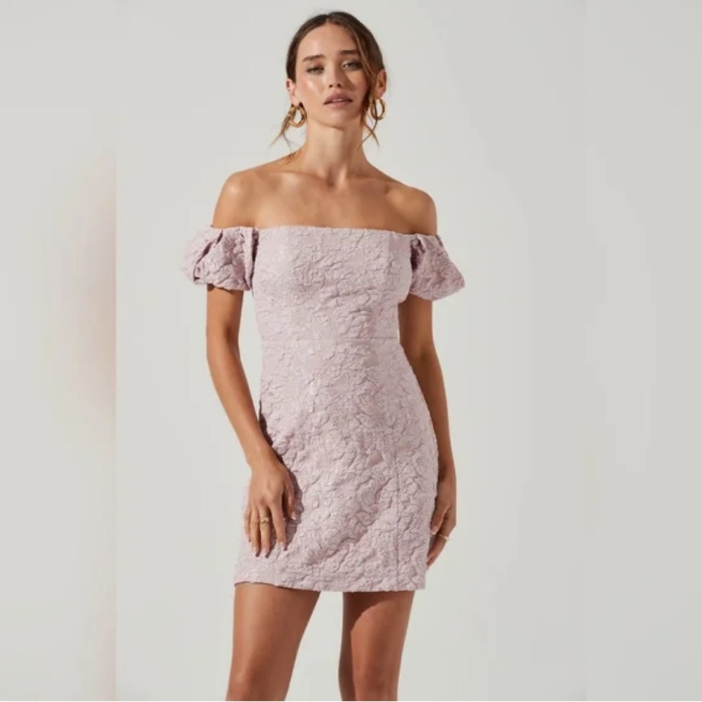 Astr the Label - The Raina - off shoulder puff sleeve mini dress